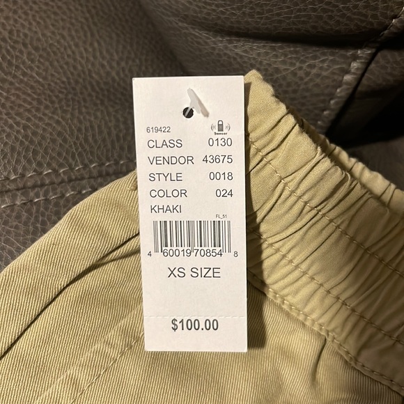 Essentials pants - Picture 4 of 4